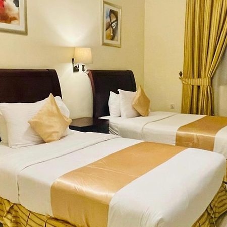 Crown Palace Hotel Ajman Bagian luar foto