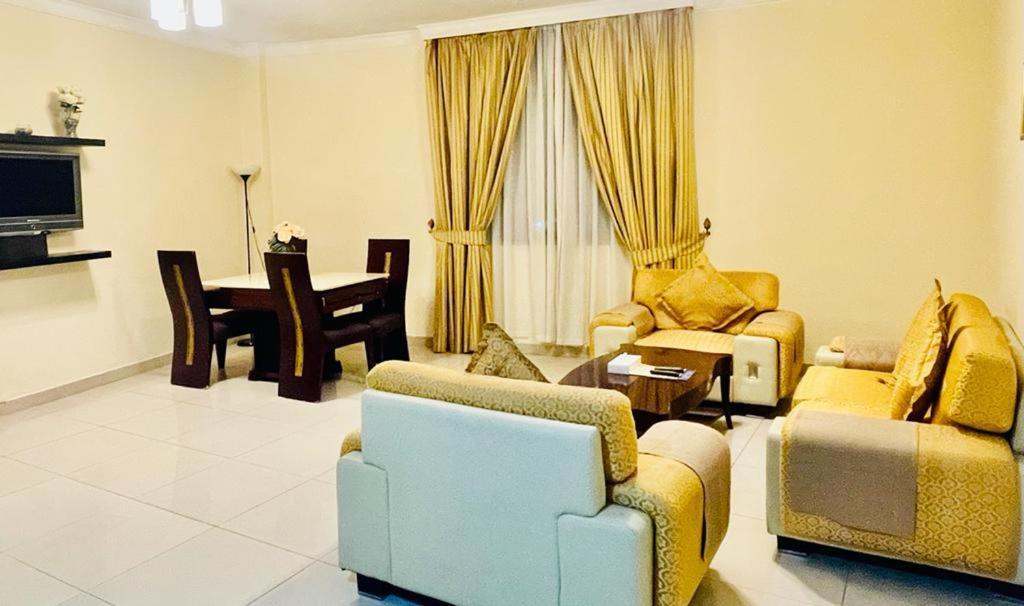 Crown Palace Hotel Ajman Bagian luar foto