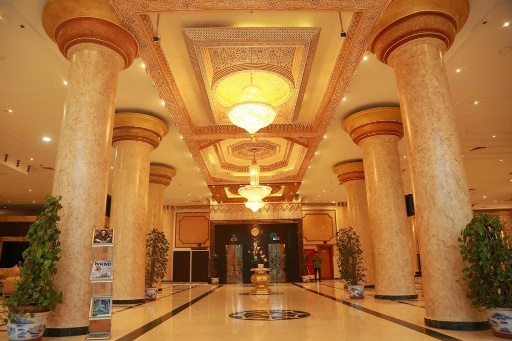 Crown Palace Hotel Ajman Bagian luar foto