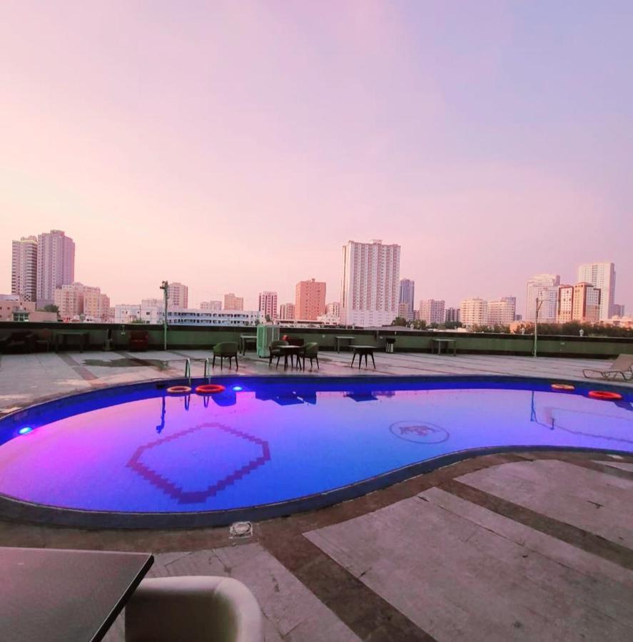Crown Palace Hotel Ajman Bagian luar foto