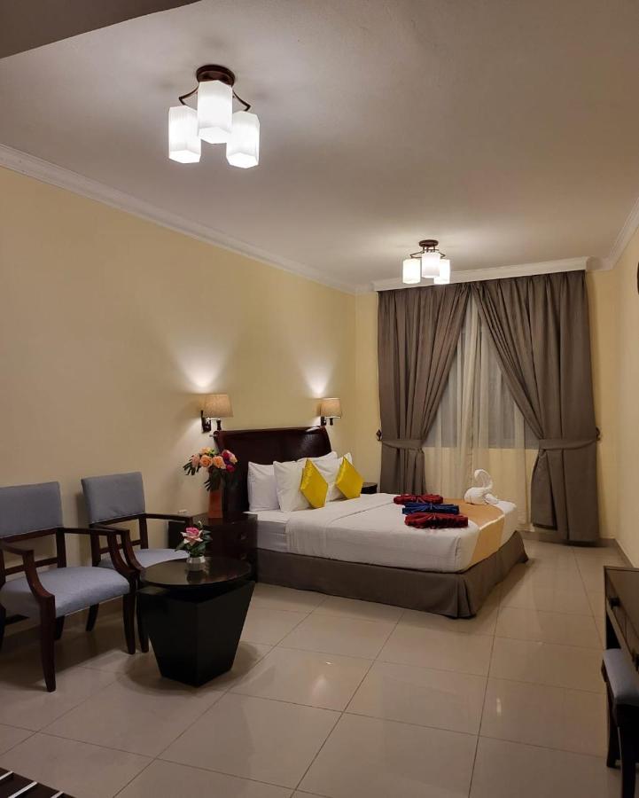Crown Palace Hotel Ajman Bagian luar foto