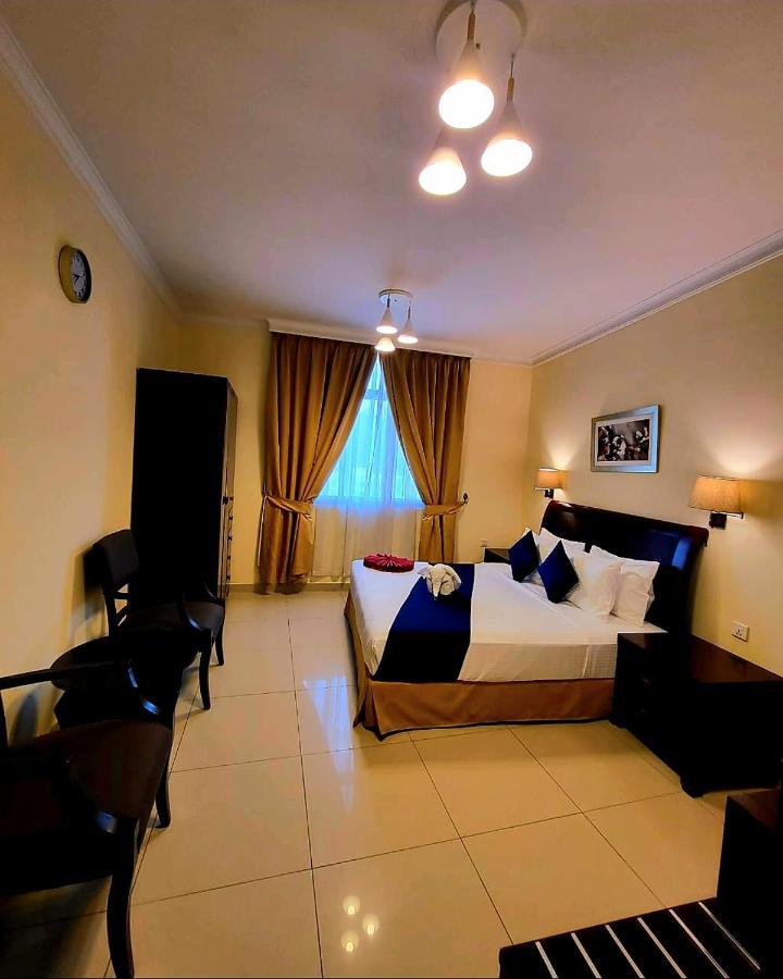 Crown Palace Hotel Ajman Bagian luar foto