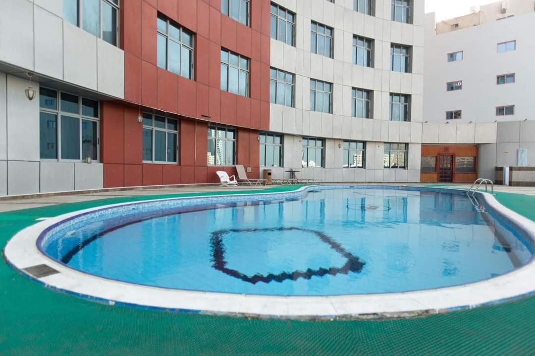 Crown Palace Hotel Ajman Bagian luar foto