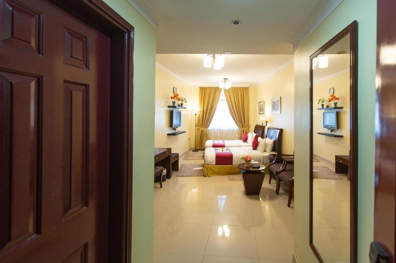 Crown Palace Hotel Ajman Bagian luar foto