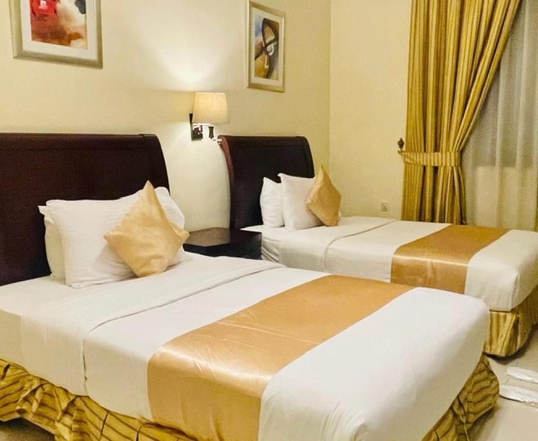 Crown Palace Hotel Ajman Bagian luar foto